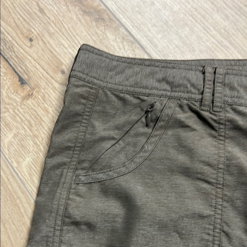The North Face Women's Horizon 2.0 Roll-Up Shorts - Picture 3 of 7